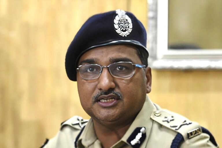 বিনীত গেলেন এসটিএফের দায়িত্বে, ডিসি (নর্থ) পদ থেকে সরিয়ে অভিষেককে পাঠানো হল ইএফআর-এ